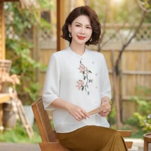 SinoStreetLab Exclusive: Retro Puff Sleeve Embroidered Top with Rhinestone Button Details